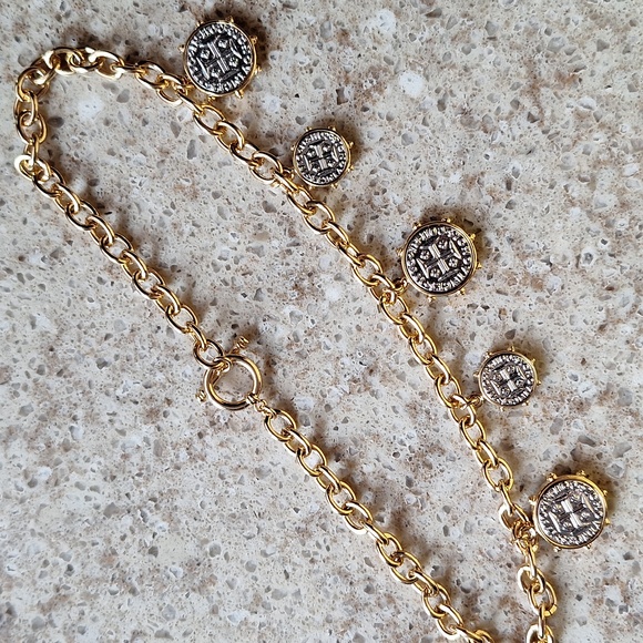 Gold charm necklace - Picture 5 of 5